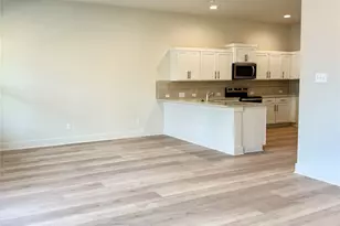 108 Zayd Ct, Jarrell, TX 76537 - Photo 5
