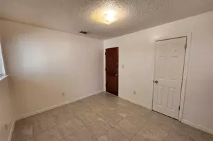 2404 Audubon Pl, Austin, TX 78741 - Photo 23