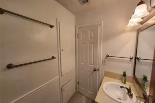 2404 Audubon Pl, Austin, TX 78741 - Photo 21