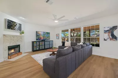 806 Mountain View Drive, Pflugerville, TX 78660 - Photo 5