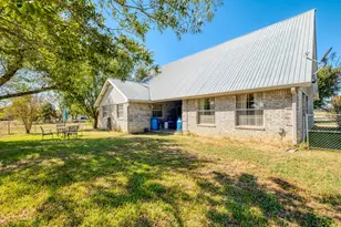 153 Pleasant Grove Rd, Elgin, TX 78621 - Photo 21