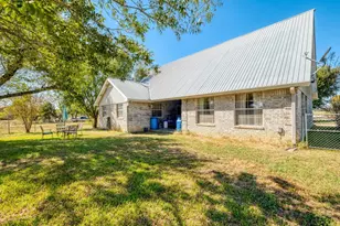 153 Pleasant Grove Rd, Elgin, TX 78621 - Photo 25