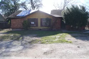 652 Fir Ln, Lockhart, TX 78644 - Photo 1