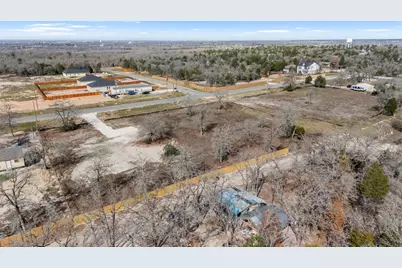 328 La Selva Drive, Elgin, TX 78621 - Photo 5