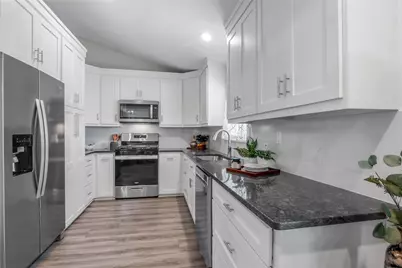 8007 Colony Loop Drive, Austin, TX 78724 - Photo 9