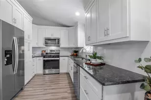 8007 Colony Loop Dr, Austin, TX 78724 - Photo 9