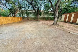 2411 S 5th St, Austin, TX 78704 - Photo 13