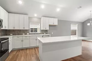 212 Tahitian Dr, Bastrop, TX 78602 - Photo 13