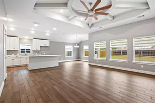 212 Tahitian Dr, Bastrop, TX 78602 - Photo 5