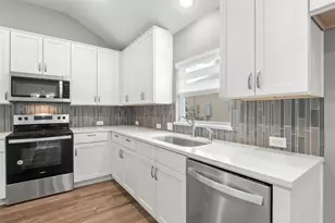 212 Tahitian Dr, Bastrop, TX 78602 - Photo 11