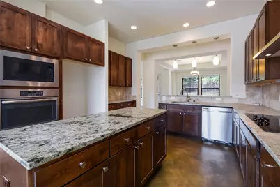 18400 Lakepoint Cove, Lago Vista, TX 78645 - Photo 13