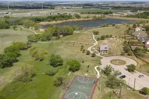 212 Lakemont Dr, Hutto, TX 78634 - Photo 25