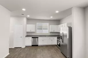 700 Running Creek Dr, Kyle, TX 78640 - Photo 15