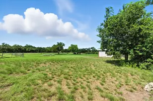 190 Carol Ann Dr, Austin, TX 78737 - Photo 29