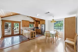 190 Carol Ann Dr, Austin, TX 78737 - Photo 9