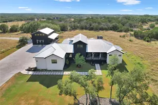 150 Wandering Oak Cir, Burnet, TX 78611 - Photo 1