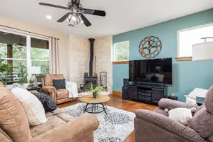 326 Lost Cove Dr, Spicewood, TX 78669 - Photo 5