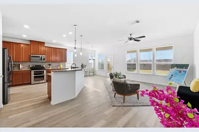 112 W Point Way, Elgin, TX 78621 - Photo 9