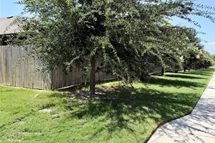 13940 Heywood Dr, Pflugerville, TX 78660 - Photo 5