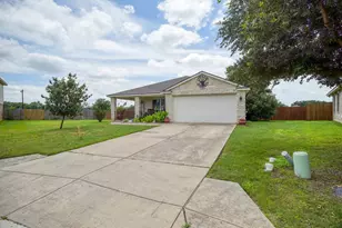 409 S Hunting Lodge Ln, Bastrop, TX 78602 - Photo 7