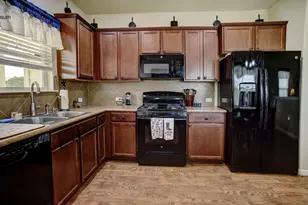 409 S Hunting Lodge Ln, Bastrop, TX 78602 - Photo 15