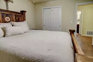 409 S Hunting Lodge Ln, Bastrop, TX 78602 - Photo 17