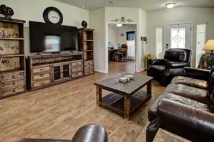 409 S Hunting Lodge Ln, Bastrop, TX 78602 - Photo 11