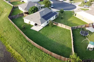 409 S Hunting Lodge Ln, Bastrop, TX 78602 - Photo 3
