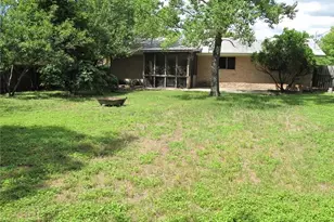 1213 S Meadows Dr, Austin, TX 78758 - Photo 17