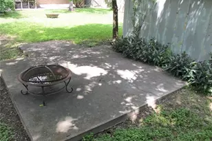 1213 S Meadows Dr, Austin, TX 78758 - Photo 15