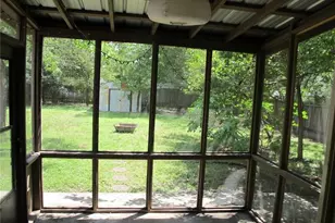 1213 S Meadows Dr, Austin, TX 78758 - Photo 19