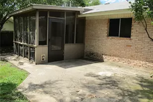 1213 S Meadows Dr, Austin, TX 78758 - Photo 13