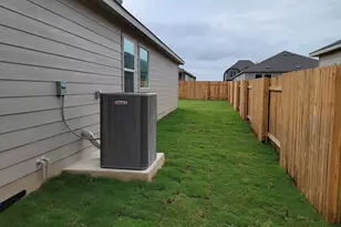 101 Red Buckeye St, Hutto, TX 78634 - Photo 21