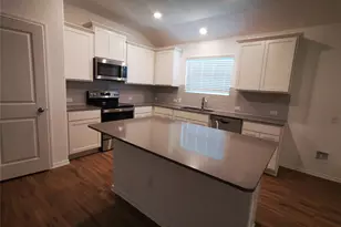 101 Red Buckeye St, Hutto, TX 78634 - Photo 7