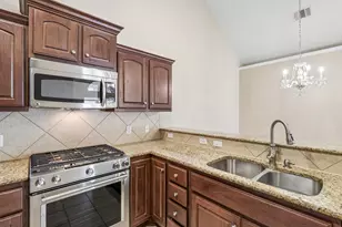 30 Wildwood Dr, Georgetown, TX 78633 - Photo 9