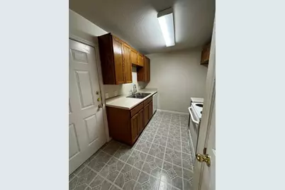 8613 Talyne Chaise Circle #B, Austin, TX 78729 - Photo 5