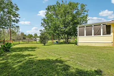 94 Louise Street, Elgin, TX 78621 - Photo 29
