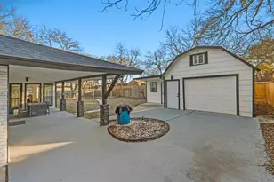 2107 Lewood Cir, Austin, TX 78745 - Photo 25