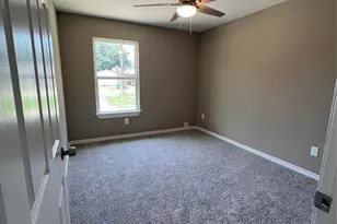 709 W Evans St, Hearne, TX 77859 - Photo 7