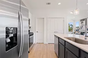 529A Burlington Dr, Buda, TX 78610 - Photo 7