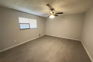 821 S Guadalupe St, Lockhart, TX 78644 - Photo 15