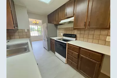 821 S Guadalupe Street, Lockhart, TX 78644 - Photo 9