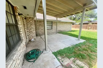 821 S Guadalupe Street, Lockhart, TX 78644 - Photo 31