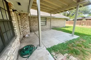 821 S Guadalupe St, Lockhart, TX 78644 - Photo 31