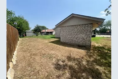 821 S Guadalupe Street, Lockhart, TX 78644 - Photo 35