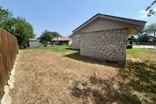 821 S Guadalupe St, Lockhart, TX 78644 - Photo 35