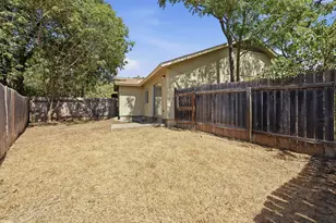 3221 Darnell Dr, Austin, TX 78745 - Photo 19