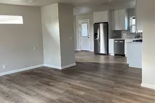 1100 Wallace St, Taylor, TX 76574 - Photo 5