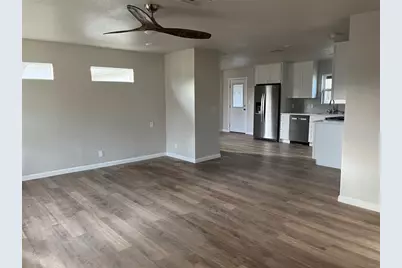 1100 Wallace Street, Taylor, TX 76574 - Photo 3