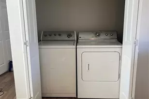 1100 Wallace St, Taylor, TX 76574 - Photo 29